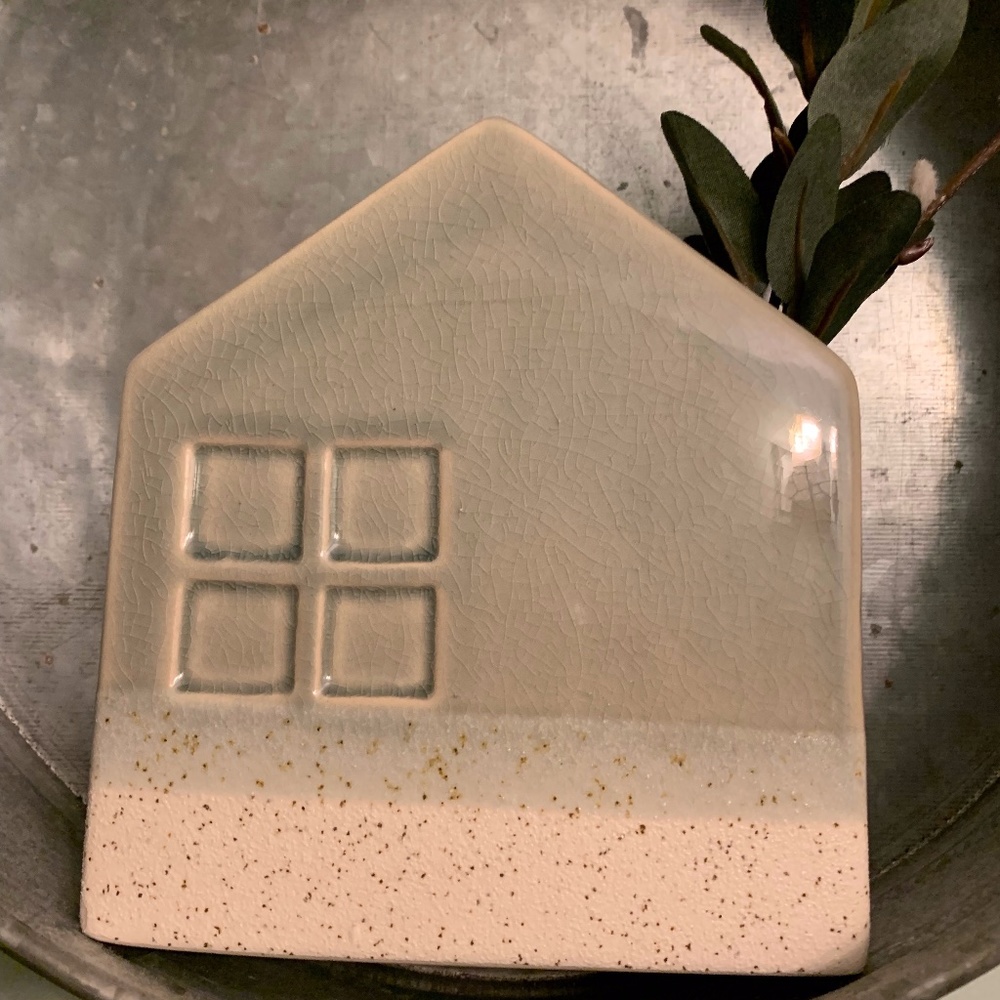 Scott Living Oasis Ceramic House Vase NEW